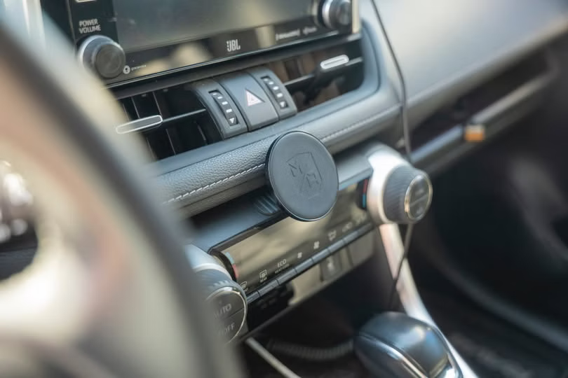 MOB ARMOR | Universal Slim Mount (Black)